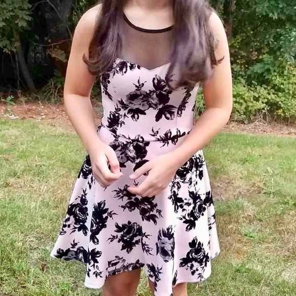 DRESS - Picture 8 of 9